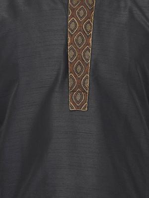 black solid dhoti kurta set with embroidered neckline - 16553570 - Standard Image - 4