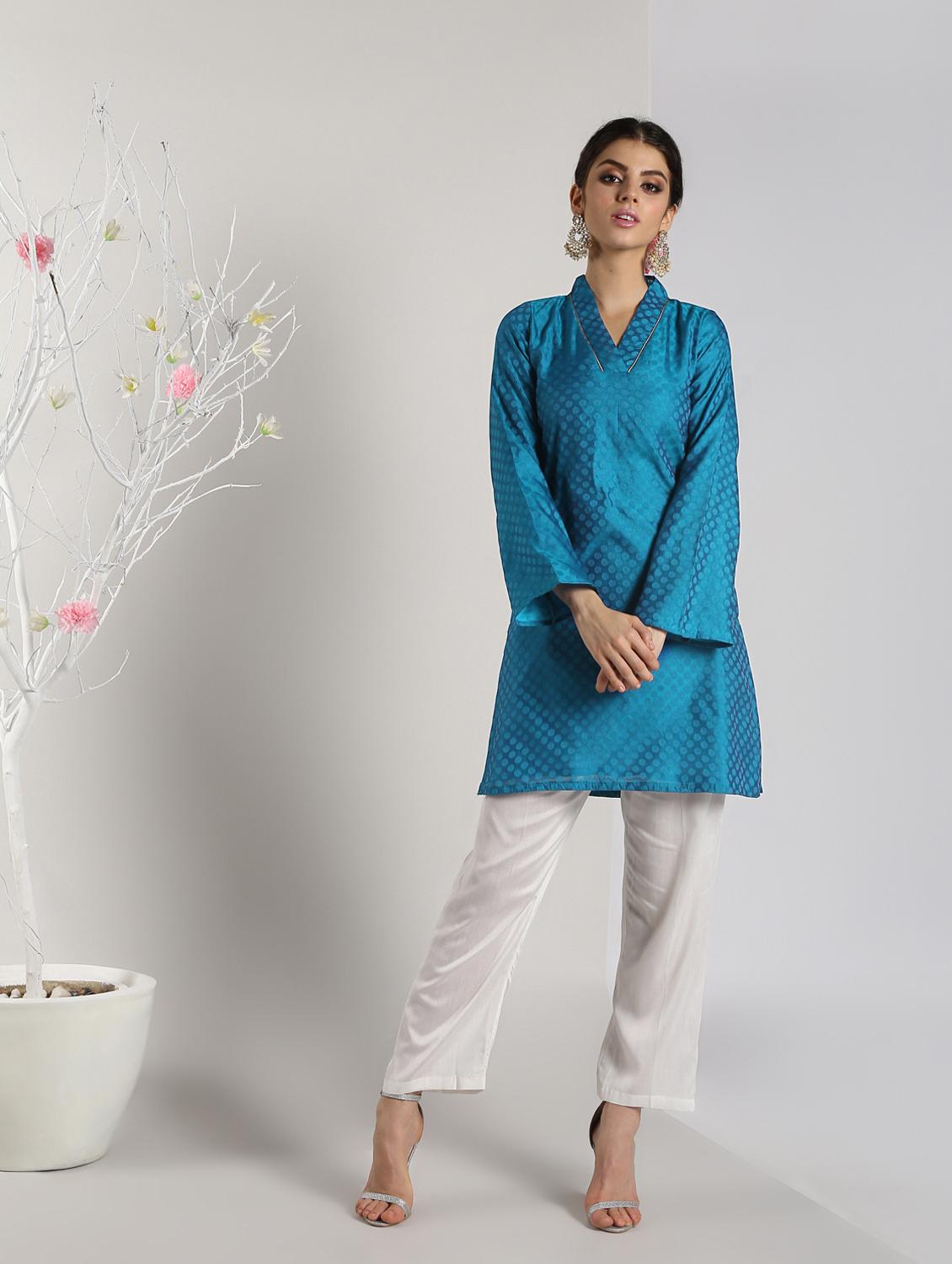 flared sleeves solid straight kurta - 16568806 - Zoom Image - 1