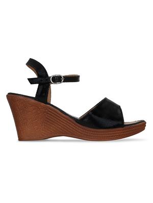 black back strap wedges - 16603034 - Standard Image - 3