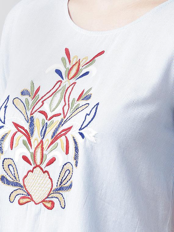round neck embroidered top - 16611897 - Zoom Image - 5