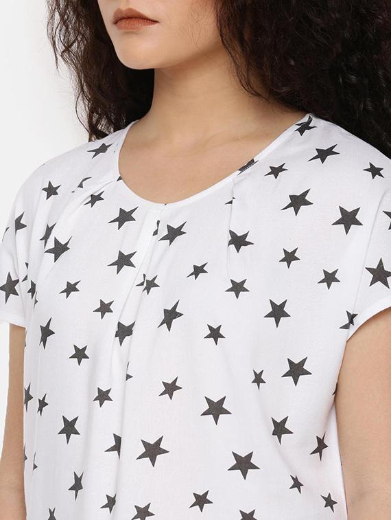 round neck quirky top - 16619322 - Zoom Image - 5