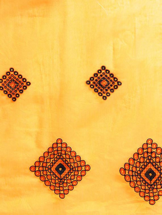 geometric embroidered saree with blouse - 16631307 - Zoom Image - 4