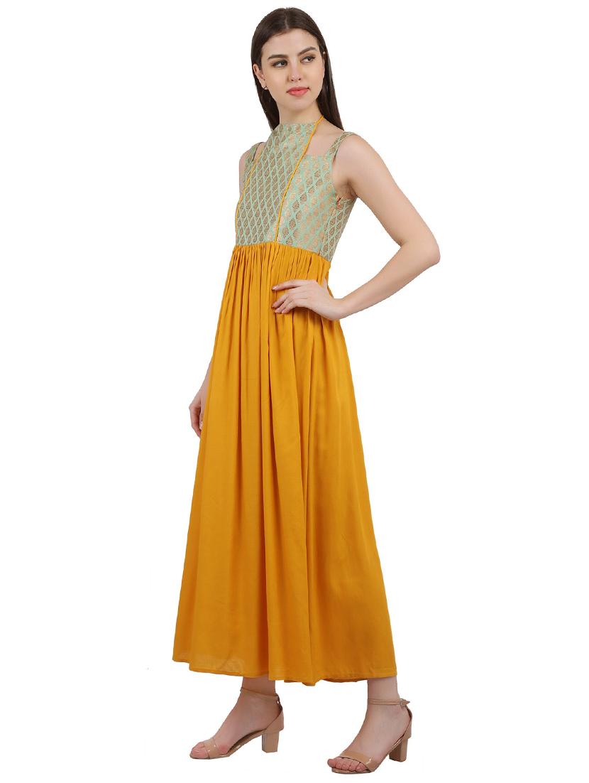 halter neck gathered flared dress - 16632295 - Zoom Image - 2