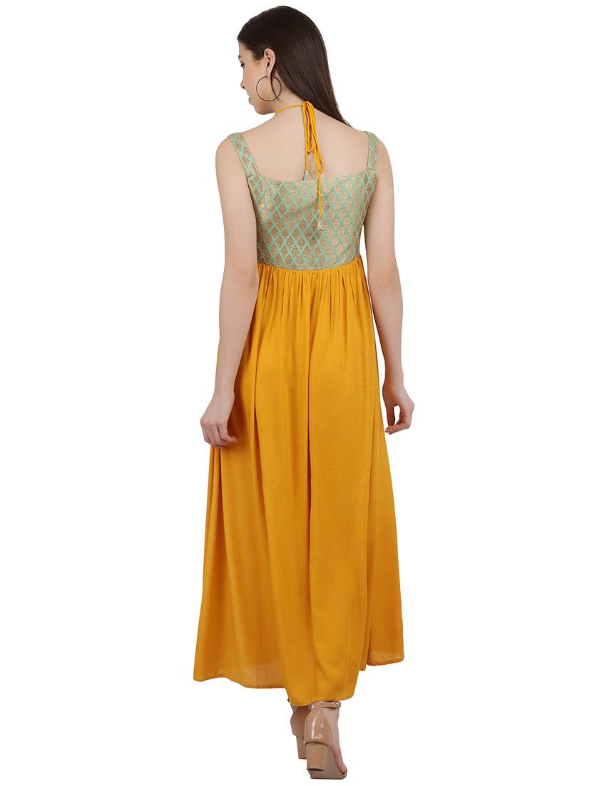 halter neck gathered flared dress - 16632295 - Zoom Image - 3