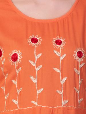 embroidered flared dress - 16632927 - Standard Image - 4