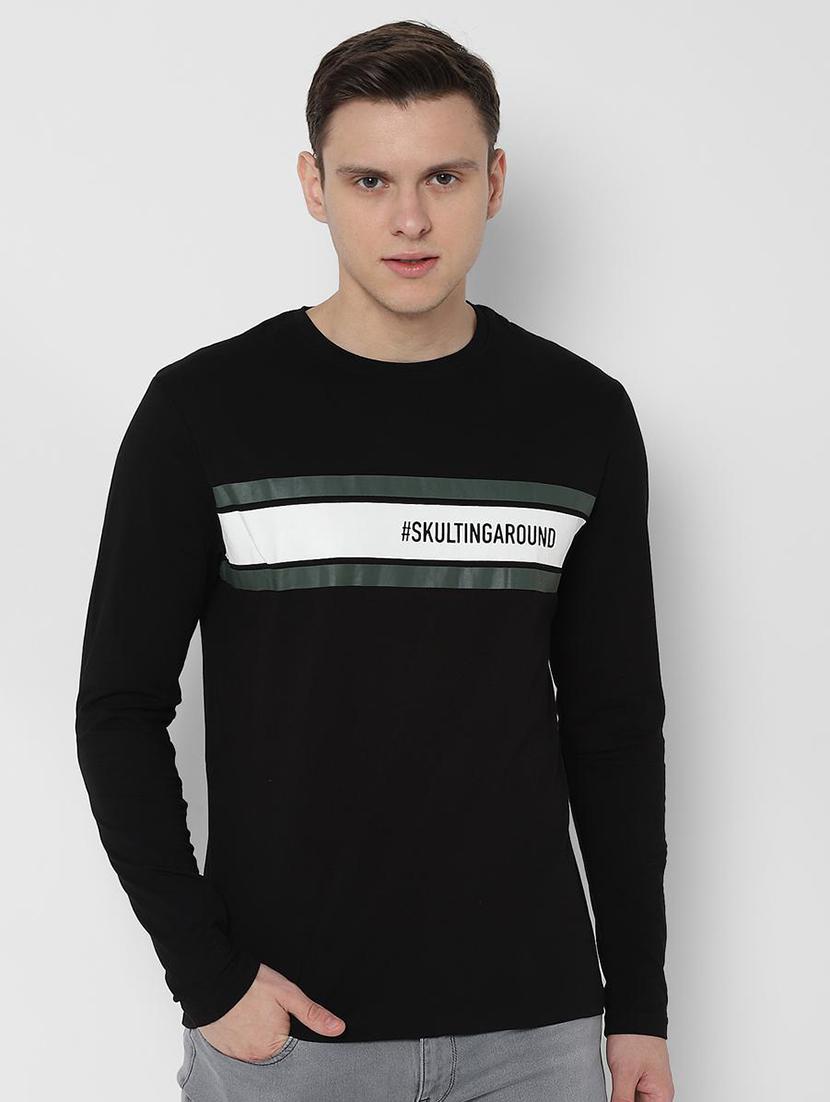 black chest print t-shirt - 16637035 - Zoom Image - 1