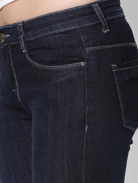 frayed hem knee slit jeans - 16643883 - Zoom Image - 5