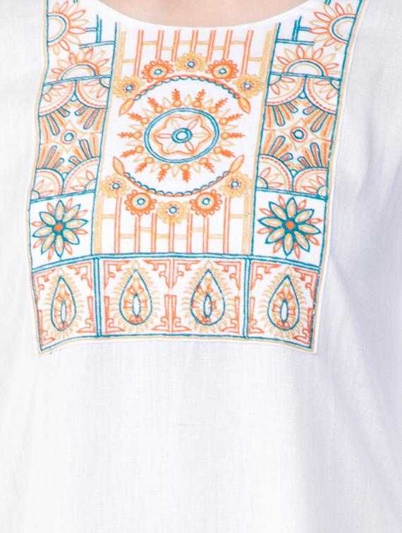 embroidered straight kurta - 16648907 - Zoom Image - 4