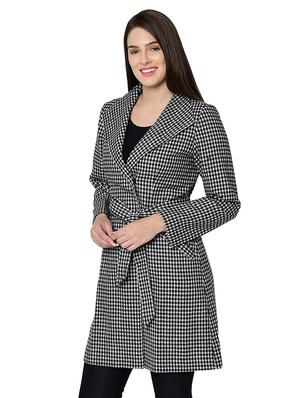 lapel neck tie knot overcoat coat - 16657615 - Standard Image - 2