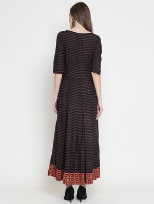 boat neck pleated maxi dress - 16659341 - Standard Image - 3