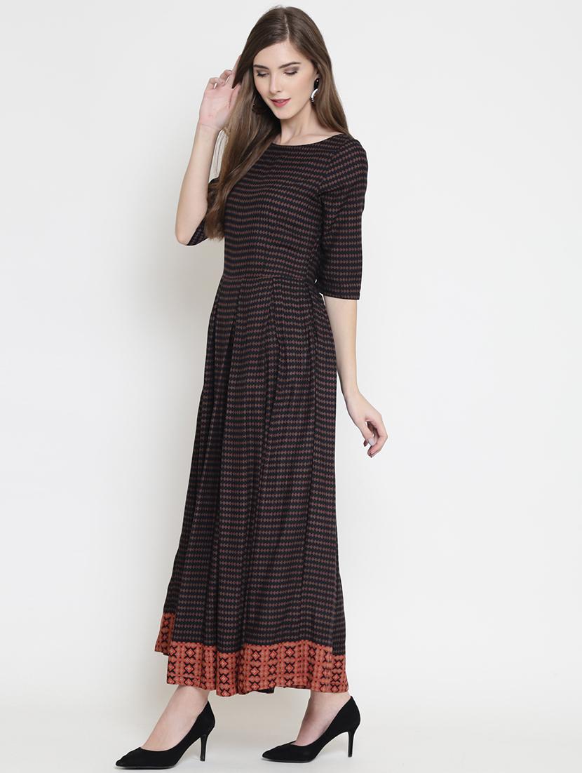 boat neck pleated maxi dress - 16659341 - Zoom Image - 2