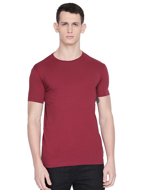 red solid t-shirt - 16659435 - Standard Image - 1