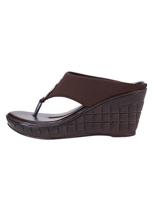 brown toe separator wedges - 16661860 - Standard Image - 2