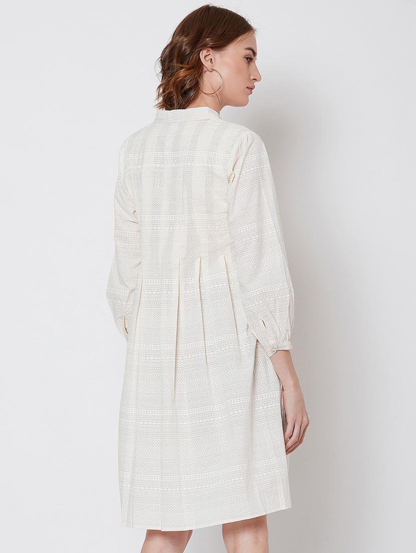 long sleeved pleated dress - 16663063 - Zoom Image - 3