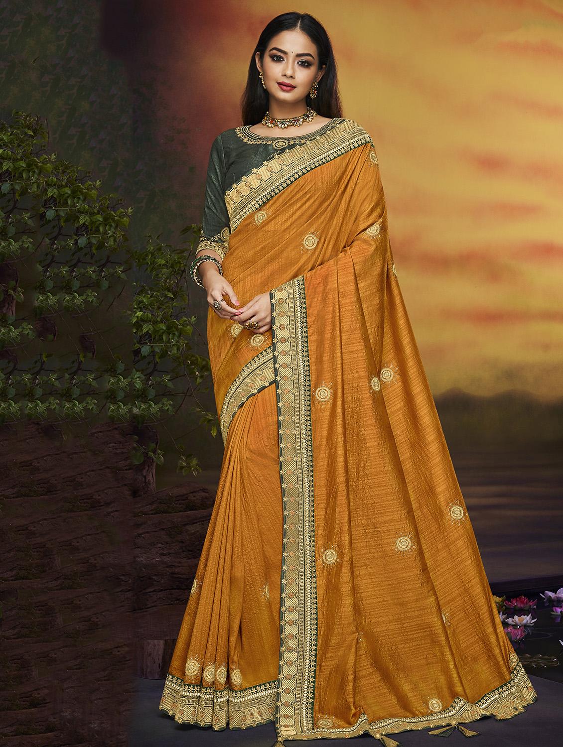 bordered plain saree with blouse - 16670533 - Zoom Image - 1