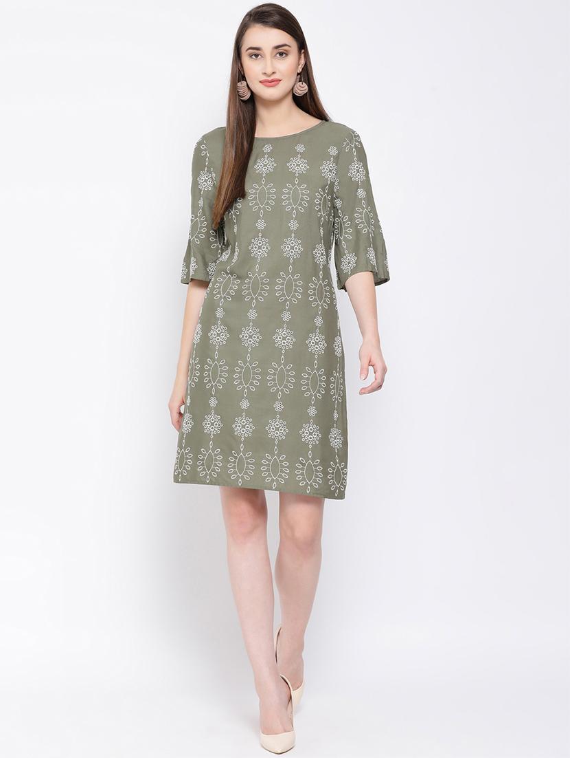 round neck embroidered sheath dress - 16673870 - Zoom Image - 4