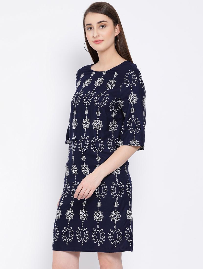 round neck embroidered sheath dress - 16673871 - Zoom Image - 2