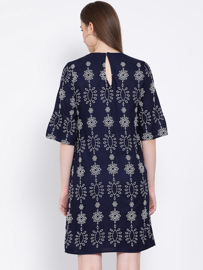 round neck embroidered sheath dress - 16673871 - Zoom Image - 3