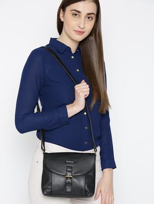 black leatherette (pu) regular sling bag - 16674435 - Standard Image - 5