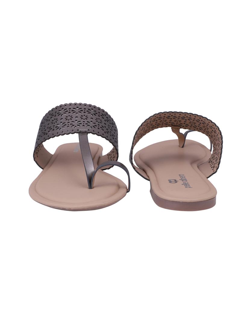 metallic one toe sandals - 16676850 - Zoom Image - 4