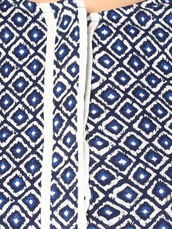 concealed placket printed jacket - 16677644 - Zoom Image - 5