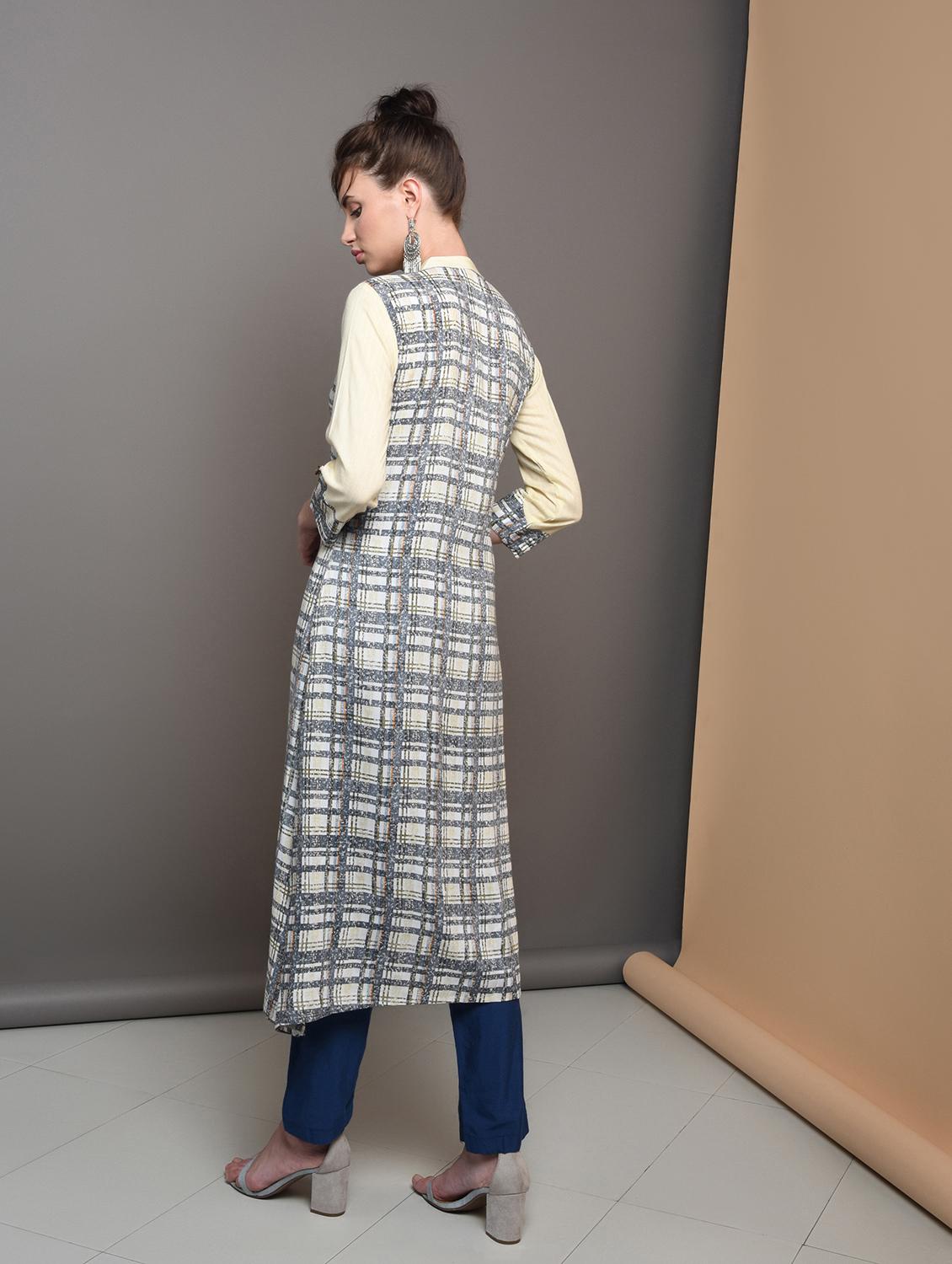 embroidered straight kurta - 16680671 - Zoom Image - 4