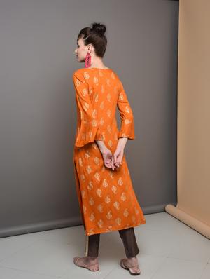 gold print straight kurta - 16680679 - Standard Image - 4