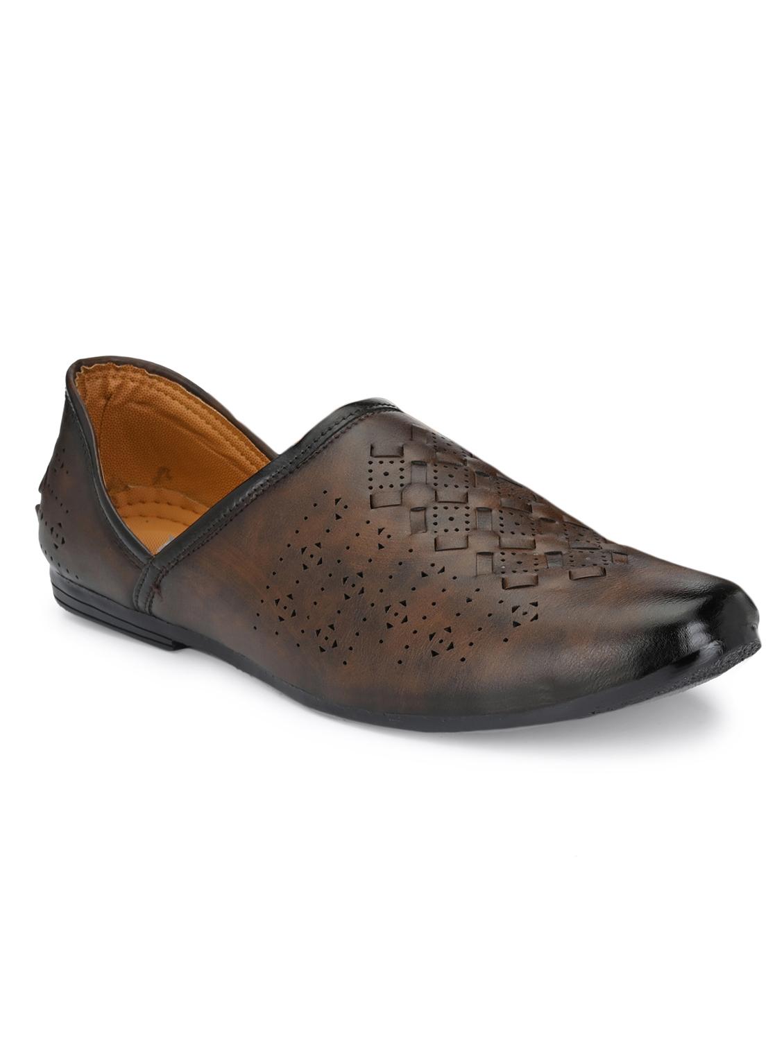 brown leatherette slip on jutis - 16694102 - Zoom Image - 1