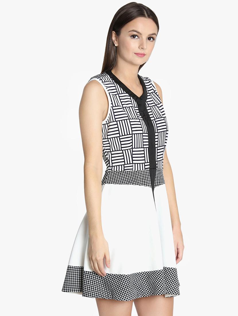 v-neck printed a-line dress - 16701781 - Zoom Image - 2