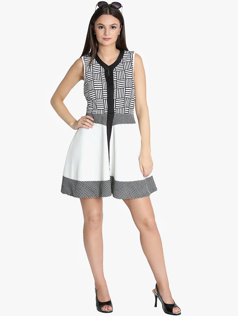 v-neck printed a-line dress - 16701781 - Zoom Image - 4