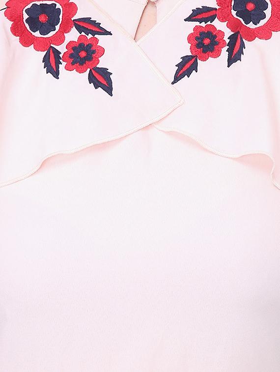cold shoulder embroidered detail maxi dress - 16701972 - Zoom Image - 4