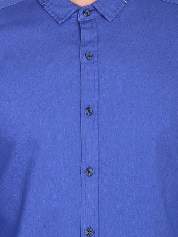 blue solid casual shirt - 16702193 - Zoom Image - 5