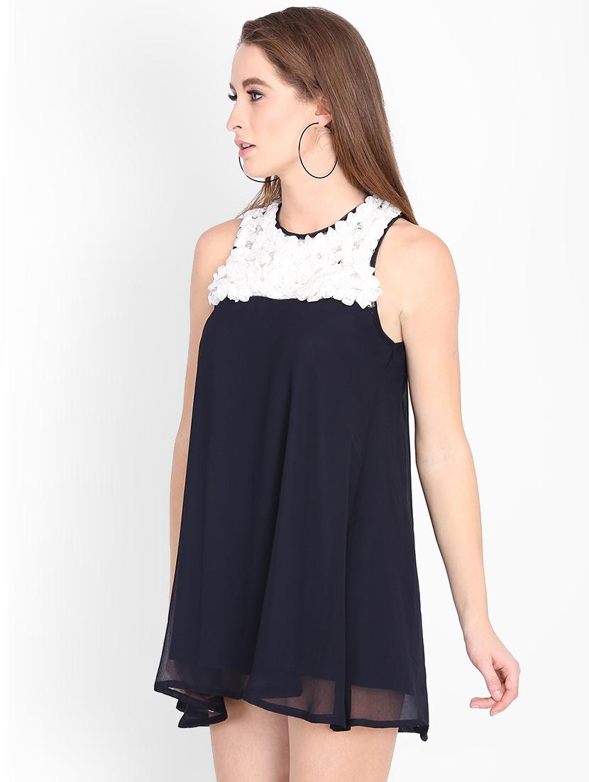 round neck applique detail a-line dress - 16702259 - Zoom Image - 2