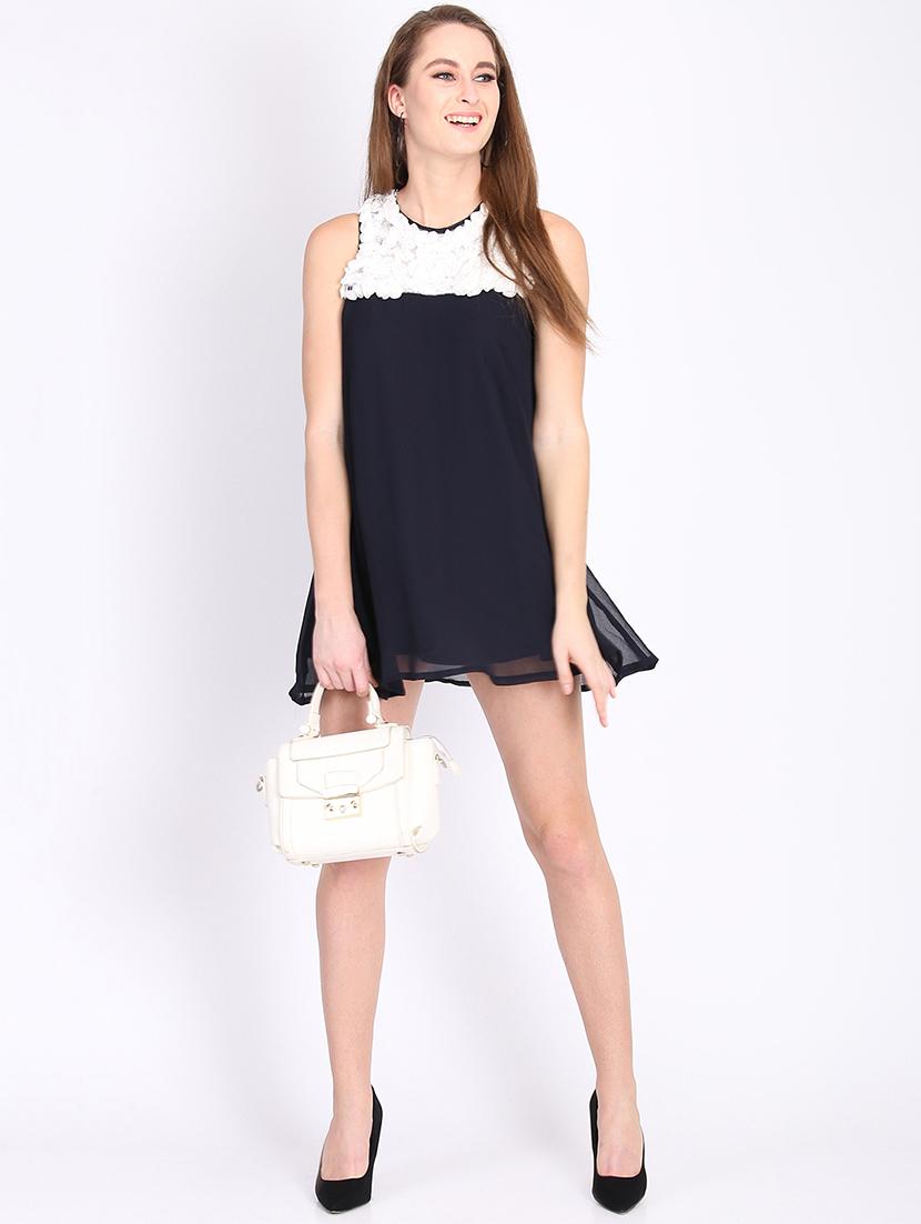 round neck applique detail a-line dress - 16702259 - Zoom Image - 4