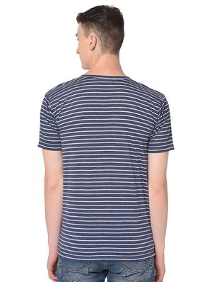 blue striped t-shirt - 16704433 - Standard Image - 3