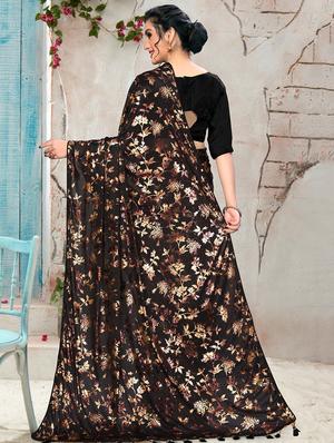 floral printed saree with blouse - 16704600 - Standard Image - 2