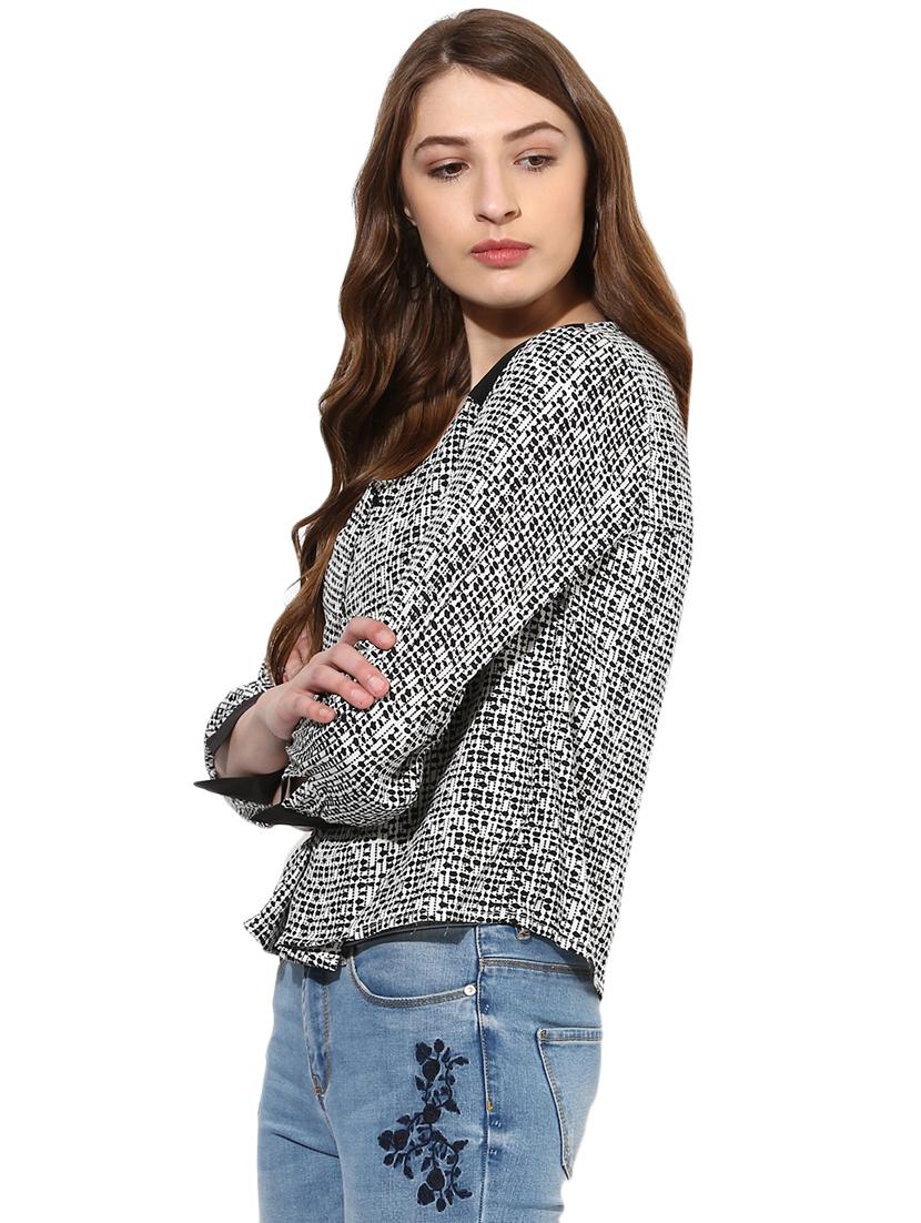 v-neck printed top - 16704974 - Zoom Image - 2