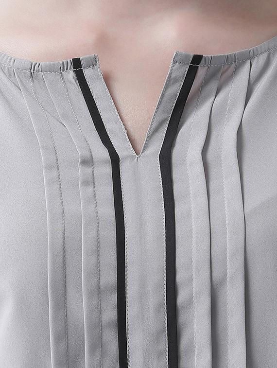 notch neck pleat detail top - 16708325 - Zoom Image - 5