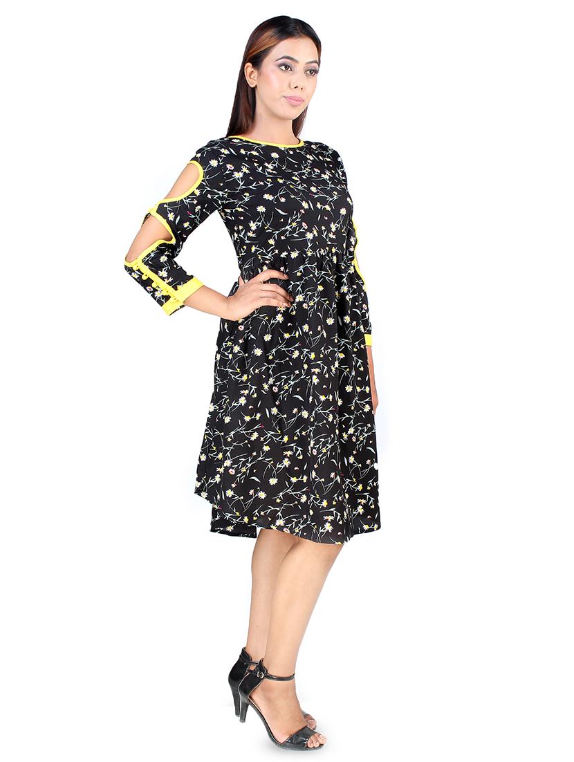 cut out sleeved floral a-line dress - 16708923 - Zoom Image - 2