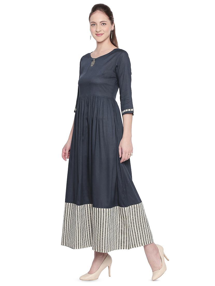 solid contrast hem kurta - 16709481 - Zoom Image - 2