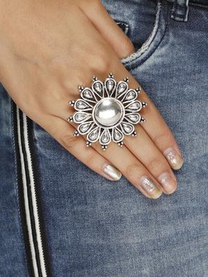 silver plated finger ring - 16711139 - Standard Image - 4