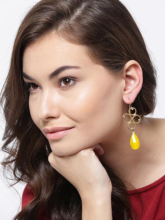 yellow gold tone drop earring - 16711473 - Zoom Image - 3