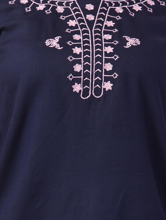 round neck embroidered detail top - 16712208 - Zoom Image - 4