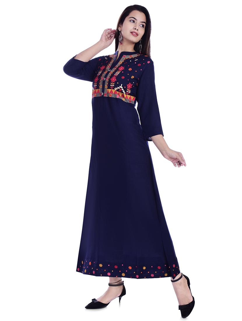embroidered a-line kurta - 16717046 - Zoom Image - 2