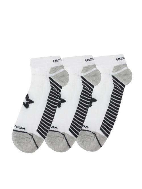 white cotton socks - 16717760 - Standard Image - 1
