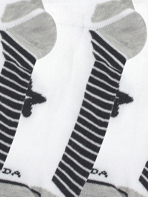 white cotton socks - 16717760 - Zoom Image - 3