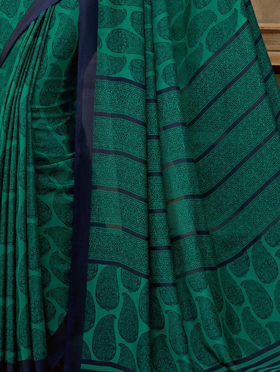 paisley printed saree with blouse - 16718232 - Zoom Image - 2