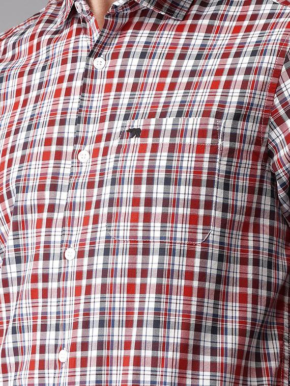 red checkered casual shirt - 16718708 - Zoom Image - 5