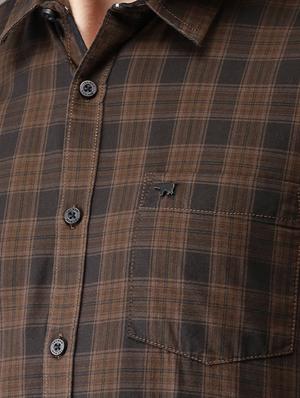 brown checkered casual shirt - 16718718 - Standard Image - 4