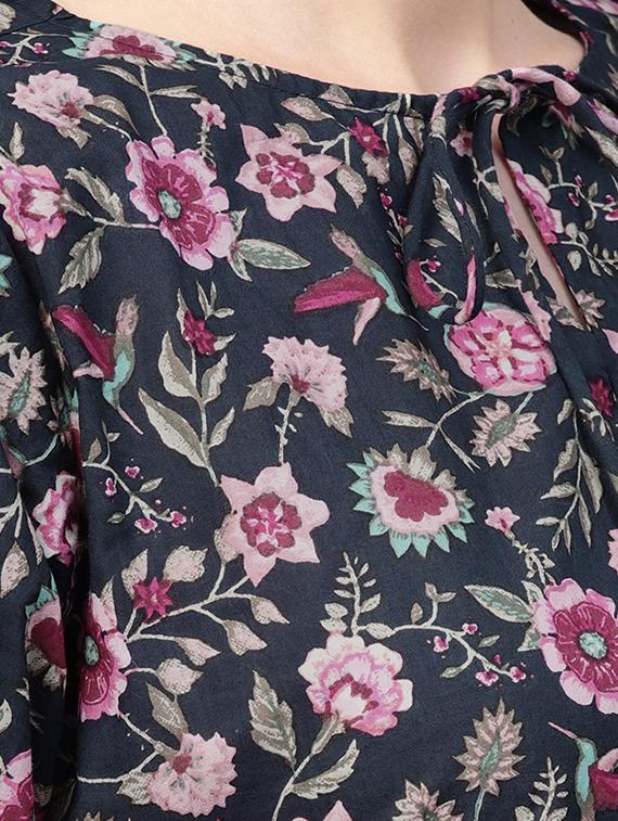 floral straight kurta - 16723260 - Zoom Image - 4